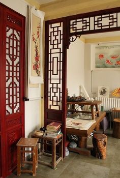 Fan Painting, Chinese Interior Design, Chinese Style Interior, Asian Interior Design, Painting On Silk, Chinese House, Chinese Home, Chinese Interior, Asian Interior