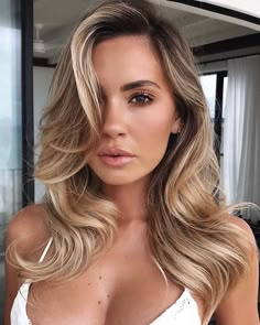 Retro Wedding Hair, Blowdry Styles, Wedding Hairstyles And Makeup, Dunner Wordend Haar, Wavy Wedding Hair, Blow Dry Hair, Simple Wedding Hairstyles, Wedding Hair Inspiration, Wedding Hair Down