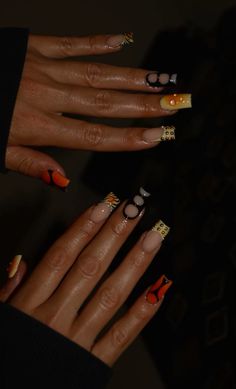 November Colors Nails, Short Acrylic Nails Square Fall, Thanksgiving Square Nails, Short Fall Acrylic Nails Square, November Nail Ideas Square, Ora Nails Ideas, Nail Ideas Fall Autumn, Orange And Brown Nails Fall, Thanksgiving Acrylic Nail Designs