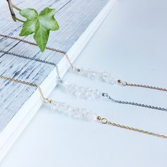 "❤Thanks a lot for your visiting and hope you have a nice shop. Any question, please feel free to contact me, I'll help you solve it:) ❤Gemstones are included in the total necklace length.❤ ♥ Buy any 2 items & Get 1 FREE 💰 CODE: GET1FREE Put all 3 items in your cart and apply coupon at checkout to receive 33% discount. This coupon allows 1 item of equal or lesser value to be free of cost.🎈 ❤Natural Clear Quartz necklace. About：3.5 cm. ❤Clear Quartz Properties: Clear Quartz encourages clari Clear Quartz Properties, Raw Clear Quartz, Quartz Properties, Apatite Necklace, Clear Quartz Necklace, Malachite Necklace, Healing Necklace, Dainty Gold Necklace, Crystal Chain