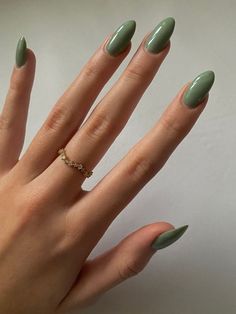 Green Acrylic Nails, Almond Acrylic Nails, Pretty Acrylic Nails, Best Nails Squoval, Aesthetic Gray, Aesthetic Glitter, Dark Vibes, Aesthetic Party, Green Acrylic Nails, Fall October, Color Aesthetic, Hacks Beauty