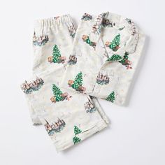 Inspired by the Wizarding World(TM), our pajama set transports you to the magic of Hogwarts. It's made from organic cotton flannel, so you can have the coziest rest. KEY PRODUCT POINTS Made from 100% organic cotton flannel. Pajama top has buttons for closure, bottoms have elastic waistband. Machine wash. THIS SET INCLUDES 1 Pajama Top 1 Pair of Pajama Bottoms Organic Certified by USB Certification 005453 WIZARDING WORLD and all related trademarks, characters, names, and indica are (C) & TM Warne Hogwarts Christmas, Organic Cotton Bedding, Harry Potter Hogwarts, Pottery Barn Teen, Pajama Bottoms, Fall Shopping, Cotton Bedding