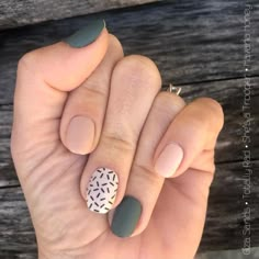 Nails For Pictures Simple, Easy Boho Nail Art, Short Almond Acrylic Nails September, Summer Nail Trends 2023 Short, October Nails Fall Short Simple, August Nail Ideas Short, Short Nail Manicure Ideas Simple, Cute Short Squoval Nails, Easy Gel Manicure Designs