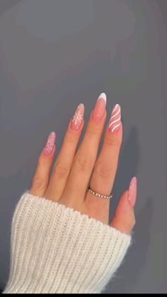 Acrylics Aesthetic, Winter Manicure Ideas, Cozy Nails, Cute Almond Nails, Winter Nail Ideas, Festive Nails, Nails Holiday, Trendy Nail Designs, Winter Manicure