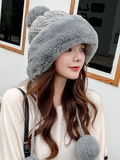 Item Code: 4758714515518 Material: Cashmere Pattern: Solid Color Highlight: Hairball Season: Autumn,Winter Hats For Short Hair, Warm Hats, Russian Hat, Fur Hats, Yarn Hats, Wooly Hats, Pom Pom Beanie Hat, Beanie Style, Hat For Women