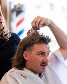 Morgan Wallen Hairstyle, Morgan Wallen Haircut 2023, Mens Country Hairstyles, Morgan Wallen Mullet Haircut, Kentucky Waterfall Mullet, Morgan Wallen Style, How To Style Mullet Hair Men, Country Mullet Hairstyle Mens, Morgan Wallen Hair