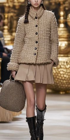 Style of Alberta Ferretti Fall Ready To Wear Collection 2024 Fall Ready To Wear, Knitwear Style, Couture Outfits, Ready To Wear Collection, Alberta Ferretti, Women's Wardrobe, Knit Fashion, Latest Fashion For Women, Moda Fashion