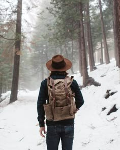 Nomads Aesthetic, Mens Fashion Rugged Mountain, Rugged Men, Rugged Style, Camping Backpack, Outdoor Fashion, Mens Fashion Suits