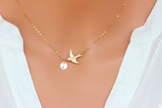 Bird Necklace in 14k gold fill / Sterling silver. Personalized bird necklace. This necklace express for love and friendship All metal components onto High Quality 14k gold fill or Sterling Silver ★This beautiful necklace consists of, -14 k gold fill 20.2x16.7mm Bird Link, -7mm 14k gold fill initial disc and -14k gold fill cable chain with end to end to Spring Claw. -Come up with beautiful ribbon gift box that enhance your present. MORE BIRD https://www.etsy.com/shop/rainbowearring?ref=hdr_shop_m Confirmation Necklace, Niece Gifts, Dance Necklace, Ribbon Gift, Daughter Jewelry, Love And Friendship, Bird Necklace, Silver Chain Style, Confirmation Gifts