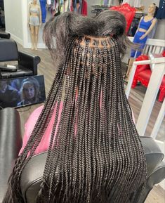 Knotless Braids Aesthetic, Smeduiem Knotless, Med Knotless Braids, Xs Knotless Braids, Knot Less Braids, Small Knotless, Braided Hairstyles For Black Women Cornrows