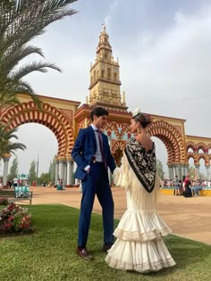 White Flamenco Dress, Traditional Mexican Outfit, Flamenco Wedding Dress, Traditional Spanish Dress, Flamenco Wedding, Mexican Clothing Style