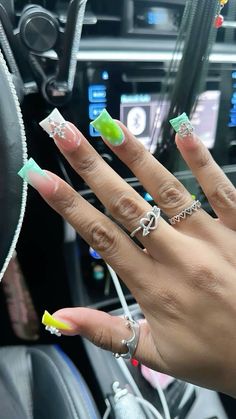 cute short dunk nails Cutesy Nails, Glow Nails, School Nails, Classy Acrylic Nails