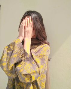 Face Pose, Nigerian Recipes, Hide Face, Girls Dps, Fashion Formal, Stylish Dpz, Desi Fashion Casual, Modest Dresses Casual