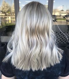 Blonde Hair With Highlights, Platinum Blonde Hair, Hair Color And Cut, Grunge Hair, Hair Color Trends, Cool Hair Color, Hair Skin, Hair Envy