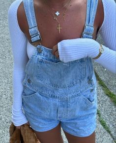 Clothes Aesthetic Summer, Overalls Outfit Summer, Summer Nights Beach, Summer Clothes Aesthetic, Overall Shorts Outfit, Beach Day Aesthetic, Muse Aesthetic, Fall Overalls, Summer Outfit 2023