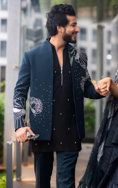 Engagement Outfit For Men Indian, Men Wedding Dresses Indian, Sangeet Outfit For Groom, Indowestern Menswear, Indo Western Menswear, Groom Indian Wedding Outfits, Engagement Dress For Groom, Indo Western Dress For Men