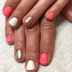 Coral Gel Nails Summer, Coral And White Nails, Summer Nails 2023 Gel Short, Fearless Nails, Gel Nails Short Nails, Gold Summer Nails, Short Nails Simple, Coral Gel Nails