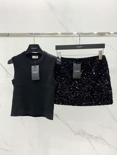 Model Clubbing Outfit, Sparkly Top And Jeans, 20 Birthday Outfit, New Years Outfits, 21st Birthday Outfit, Fest Temaer, Fest Outfits, Party Fits, Paris Mode