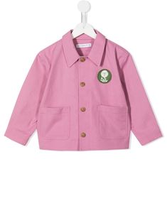 fuschia pink cotton blend logo patch at the chest straight-point collar front button fastening long sleeves buttoned cuffs two front patch pockets straight hem Conscious: We've partnered with Good On You – an ethical agency that rates how sustainably brands perform. This item comes from a brand that performs well in relation to their impact on the planet. Trendy Pink Cotton Outerwear, Pink Cotton Outerwear With Buttons, Pink Button-up Outerwear With Buttoned Pockets, Trendy Long Sleeve Outerwear With Logo Patch, Cotton Outerwear With Logo Patch For Fall, Trendy Outerwear With Logo Patch For Spring, Trendy Spring Outerwear With Logo Patch, Pink Cotton Outerwear With Snap Buttons, Pink Cotton Tops With Pockets