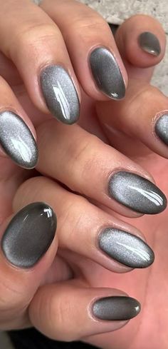 Grey Oval Nails Designs, Grey Magnetic Nails, Metallic Grey Nails, Gray Jelly Nails, Dark Velvet Nails, Chrome Grey Nails, Grey Jelly Nails, Gray Gel Nails Ideas, Grey Gel Nails Ideas