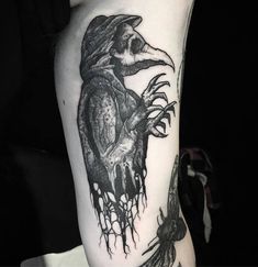 Dark Feminine Tattoos, Gotik Tattoo, Doctor Tattoo, Feminine Skull Tattoos, Shadow Tattoo, Dark Tattoos, Verse Tattoos, Feminine Tattoo Sleeves, Goth Tattoo