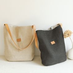 #totebag #linen #black #accessories Bags Classy, Bags To Make, Bags Diy, Bags Online Shopping, Black Accessories, Pocket Pattern, Vintage Bag, Black Tote, Knitted Bags