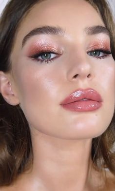 Debutant Makeup Look, Glowy Pink Makeup Look, Dewy Pink Makeup Look, Classy Glowy Makeup, Glossy Dewy Makeup, Dewey Pink Makeup, Dewy Formal Makeup, Pink Makeup For Blue Eyes, Pink Dewy Makeup Look