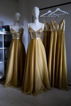 "Handmade Charming Chiffon With Top Sequin Gold Bridesmaid/Prom/Evening Dress. Dress Can Be Customised For Different Sleeve Length, Neckline, Hem length Etc. or make other changes to the design/shape and for more extensive design changes, there may be an additional fee. → Flattering Glittery Sequin Bridesmaids Dress In Any Colour. (Make Note Of The Colour) → Plus Sizing & Maternity Requirements To Accommodate More Personnel Perfect Dress. The 'Gul Altın' gown features a sweetheart neckline. Golden Evening Gown, Gold Bridesmaid Dress, Gold Sequin Bridesmaid Dress, School Event Dress, Gold Dresses, Sequin Bridesmaid, Gold Bridesmaid Dresses, A Line Cocktail Dress, Gold Prom Dresses