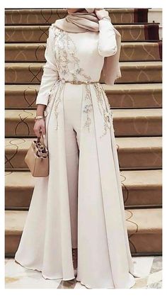 Trouser Dress Wedding, Bridesmaid Trousers Outfit, Prom Dresses For Hijabis, Dresses Hijab Party, Jumpsuit Prom Dress, Bridesmaid Dresses Hijab, Hijab Bridesmaid, Hijab Soiree