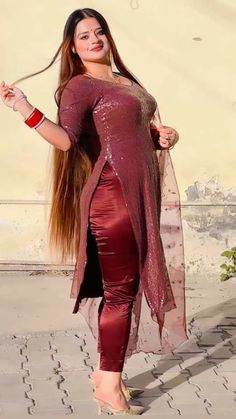 3d Map, Salwar Pattern, Hot Dresses Tight, Teen Girl Dresses, Fancy Dresses Long, Hot Women Dress, Curvy Women Outfits, Beautiful Dresses For Women, Beautiful Women Over 40