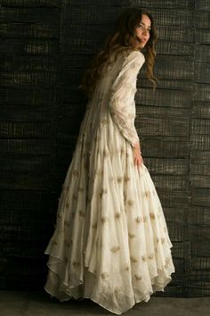 Look Hippie Chic, Outfits Indian, Ethno Style, Estilo Hippie, Designer Dresses Indian, Indian Designer Wear, Designer Gowns