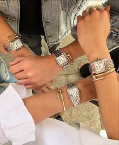 Simple Work Outfits, Cartier Love Ring, Jewelry Tattoo, Cartier Watch, Nail Jewelry, Jewelry Inspo, Dream Jewelry, Jewelry Lover, Piercing Jewelry