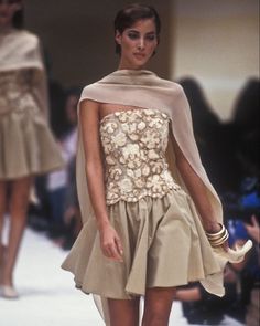 All Posts • Instagram Expensive Things, 90s Runway Fashion, Runway Fashion Couture, Runway Outfits, Claudia Schiffer, Christy Turlington, Naomi Campbell, Runway Show, Runway Models