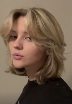 Haircuts Straight Hair, Short Hair With Bangs, Hair Inspo Color, Grunge Hair