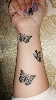 Men tattoo ideas Small Dope Tattoos, Cool Tattoos For Girls, Cool Wrist Tattoos, Cute Hand Tattoos, Pretty Hand Tattoos, Tattoo Master, Petite Tattoos