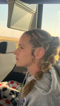 Gameday Hairstyles Basketball, Braids For Basketball, Basketball Hairstyles Braids, Game Day Hairstyles Basketball, Soccer Braids, Sport Braids, Braided Hairstyles Sports, Soccer Mom Spirit Week, Athlete Hairstyles