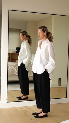 Boxy Shirt Outfit, Black And White Outfit, Oversized Outfit, Ootd Inspo, Easy Style, Monica Bellucci, Looks Chic