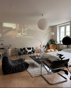 Rugs In Loft Apartment, Bauhaus Bedroom Design, Bauhaus Interior Design Bedroom, Masculine Minimalist Bedroom, Bauhaus Interior Bedroom, Simple Room Aesthetic, Street Room Aesthetic, Bauhaus Apartment