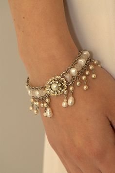 beautiful Bracelet Pearls, Bride Bracelet, Bridal Bracelet Pearl, Pearl Bracelet Wedding, Vintage Wedding Jewelry, Crystal Wedding Jewelry, Pearls Wedding, Pola Gelang, Gelang Manik