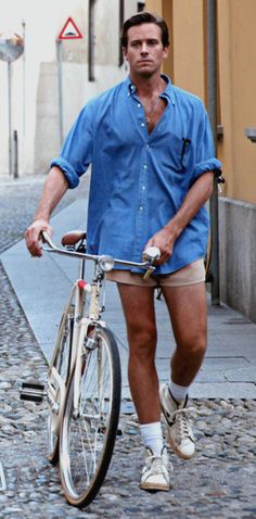 Call Me By Your Name Outfits, Italian Summer Style, Cinema Outfit, Italian Fashion Summer, Vacation Outfits Men, Italian Mens Fashion, Italian Summer Outfits, Armie Hammer