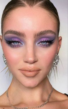 Purple Eye Makeup Aesthetic, Eye Makeup For Haldi, Eye Makeup Tutorial Purple, Makeup For Haldi, Eye Makeup Dark Skin, Purple Eye Makeup Looks, Makeup Looks Purple, Makeup Purple Eyeshadow, Eye Makeup Dark