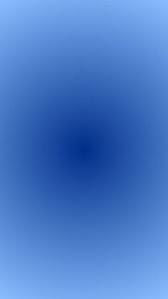 an image of a blue sky that is very blurry