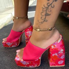 Summer Casual Slippers, Casual Summer Slippers, Chunky Platform Sandals, Shoe Ideas, Shoe Wardrobe, High Heel Mules, Floral Heels, Heel Mules, Square Toe Heels