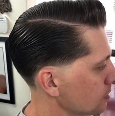 Classic Mens Haircut, Mens Hairstyles Thick Hair, Rockabilly Hair, Faded Hair, Taper Fade