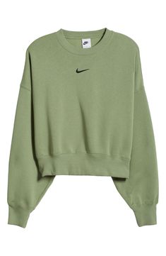 An embroidered Swoosh adds minimal branding to this cozy fleece sweatshirt cut for a relaxed, oversized fit that's enhanced by the dropped shoulders. 22" length (size Medium) Crewneck 80% cotton, 20% polyester Machine wash, tumble dry Imported Jiraiya And Tsunade, Nike Phoenix Fleece, Cute Nike Outfits, Minimal Branding, Trendy Outfits For Teens, Cut Sweatshirts, Jersey Sweatshirt, Cute Preppy Outfits, Nike Sweatshirts