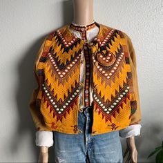 Vintage 80s Guatemalan Woven Burlap Cotton Jacket Featuring An Embroidered Front Panel With Matching Coin Pouch Matching Fabric Buttons 3 Pockets Fully Lined Comfortable Looks To Fit A Small Oversized Up To A Large 20.5” Long 22” Pit To Pit 22” Sleeve 28.5” Sleeve From Collar Great Preowned Condition A Little Very Slight Discoloration On The Back Coats Vintage, Fabric Buttons, Embroidered Jacket, Vintage Jackets, Coin Pouch, Cotton Jacket, Vintage Yellow, Vintage Jacket, Yellow And Brown