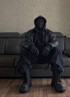 Kanye Iconic Outfits, Kanye West All Black Outfit, Kanye West Jacket, Dark Twisted Fantasy Kanye West, Kanye Wearing Yeezy, Kanye West Outfits, Underground Clothing, Yeezy Fashion, Drukarka 3d