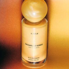 IL Sole Olio Frizzante Sparkling Oil. ⁠
⁠
Enriched with vitamins A, C, D, E and rich emollients to improve skin texture, actively brighten and protect the natural moisture-barrier.⁠
⁠
Discover IL Sole at michaellosordo.com⁠
⁠
#michaellosordobeauty Body Oils, Improve Skin Texture, Skin Texture, Improve Skin, The Natural, Beauty Products, Vitamins, Moisturizer, Online Store