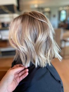 Ash Blonde Highlights And Lowlights Short Hair, Mid Neck Length Hair With Curtain Bangs, Balayage Hair Long Bob, Lived In Blonde Lob, Short Blonde Hair With Money Piece, Short Summer Haircuts For Women, Beige Blonde Hair Short, Short Lived In Blonde Hair