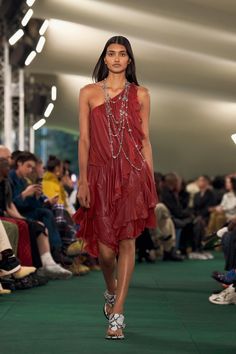 #Burberry Burberry Runway, Runway 2024, 2024 Fashion, Girly Fashion, Bold Fashion